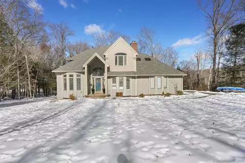 30 Farm Field Ridge Rd, Sandy Hook, CT 06482