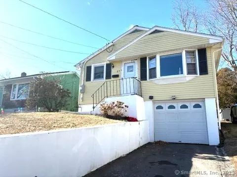 23 Dow St, New London, CT 06320