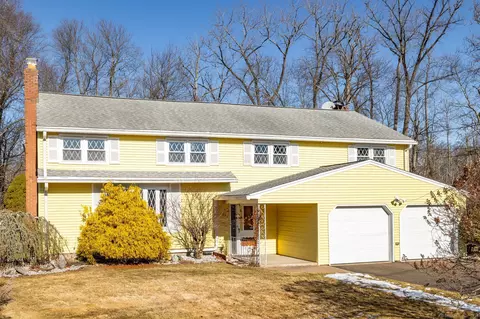 37 Glenwood Dr, Wethersfield, CT 06109
