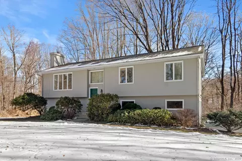 117 Toddy Hill Rd, Newtown, CT 06482