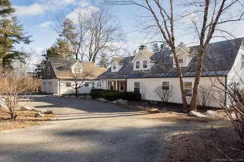 70 Belgo Rd, Lakeville, CT 06039