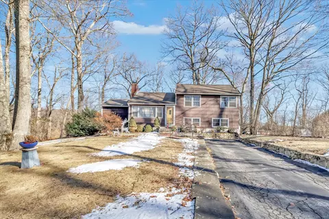 64 Birchwood Rd, Monroe, CT 06468
