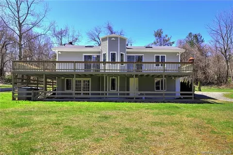 331 Forest Rd, Milford, CT 06461