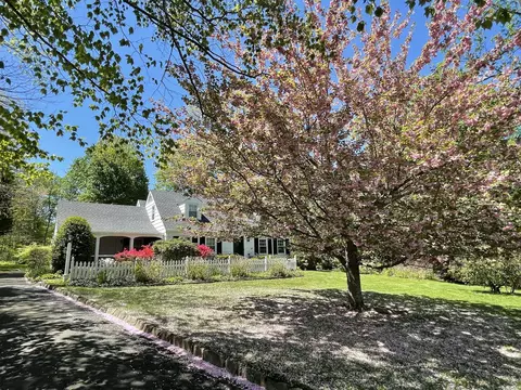 24 Orchard Ln, New Canaan, CT 06840