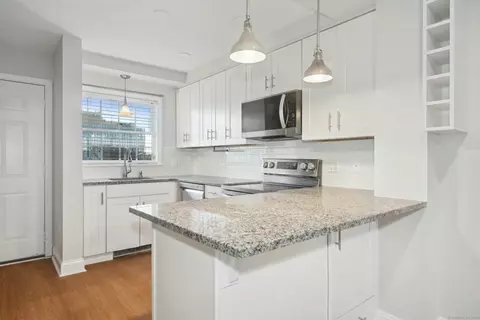 256 Washington Blvd #10, Stamford, CT 06902