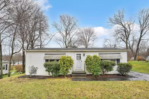 17 Phoenix Rd, Colchester, CT 06415
