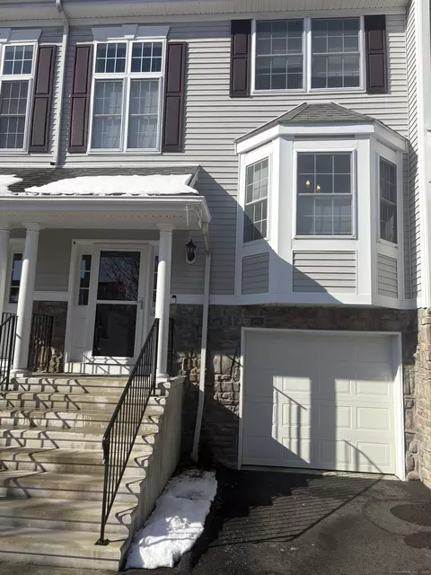 1803 Pinnacle Way #1803, Danbury, CT 06811