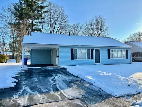 33 Manor Cir, East Hartford, CT 06118
