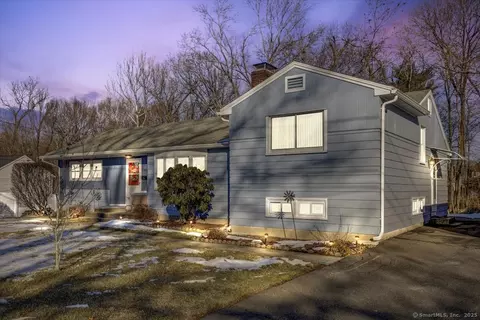 60 Belrose Ave, Southington, CT 06489