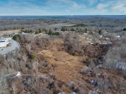 523 Voluntown Rd, Griswold, CT 06351