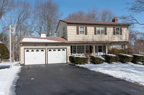 36 Spoke Dr, Shelton, CT 06484