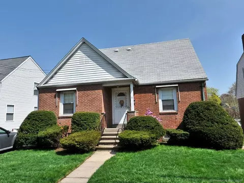 8 Summer St, Enfield, CT 06082