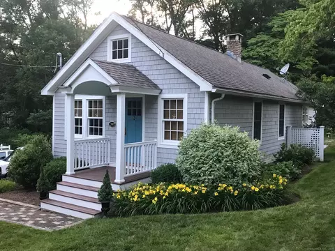 39 Gamma Ave, Guilford, CT 06437