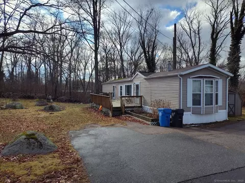 944 Long Cove Rd #TRLR 3, Gales Ferry, CT 06335