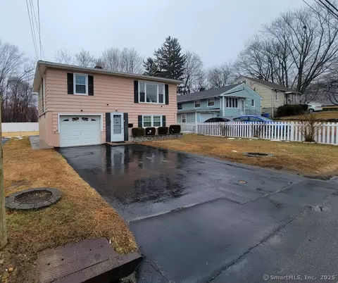 36 Lund Ave, Waterbury, CT 06705