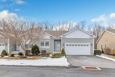 53 Pondview Cir #53, Beacon Falls, CT 06403