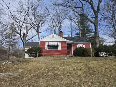 104 Dannell Dr, Stamford, CT 06905