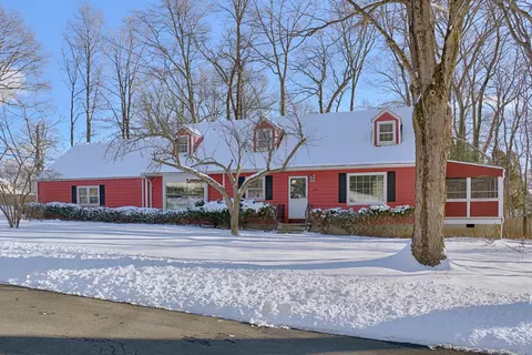 470 Cascade Dr, Fairfield, CT 06825