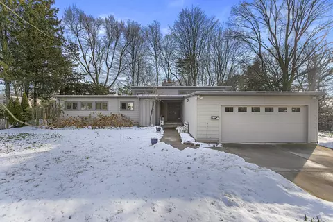 605 Ridge Rd, Hamden, CT 06517