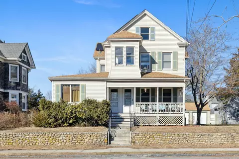 245 Willetts Ave, New London, CT 06320