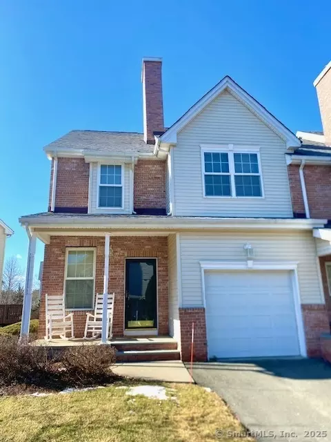 31 Scarlet Ln #31, Windsor, CT 06095