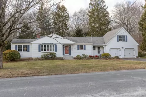 73 Ayers Point Rd, Old Saybrook, CT 06475