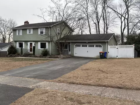 138 Meander Ln, Southington, CT 06489