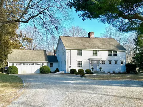 480 Hulls Hwy, Fairfield, CT 06890
