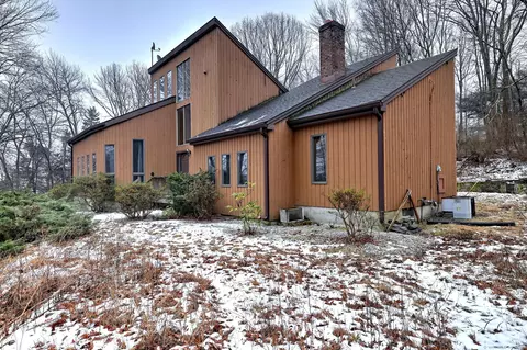 835 Whittemore Rd, Middlebury, CT 06762