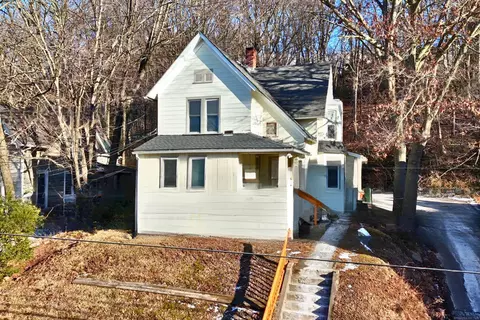 224 Crown St, Meriden, CT 06450