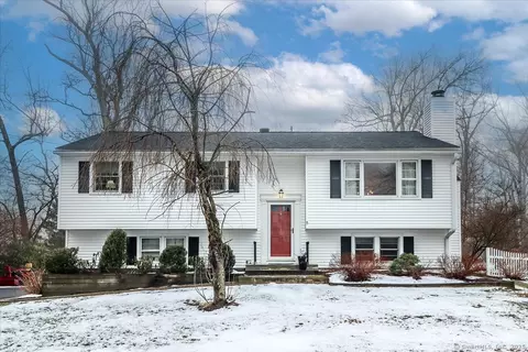 5 Cannon Rd, Brookfield, CT 06804