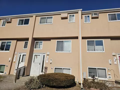 528 Shennecossett Rd #20, Groton, CT 06340