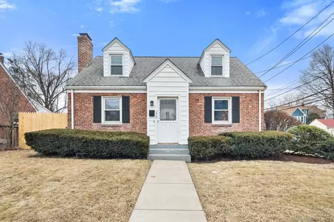 250 Oakwood Ave, West Hartford, CT 06110