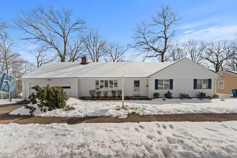 114 Whittier Rd, New Haven, CT 06515