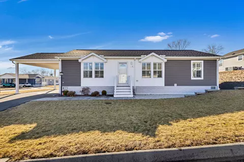 2 Highland Cir, Montville, CT 06353