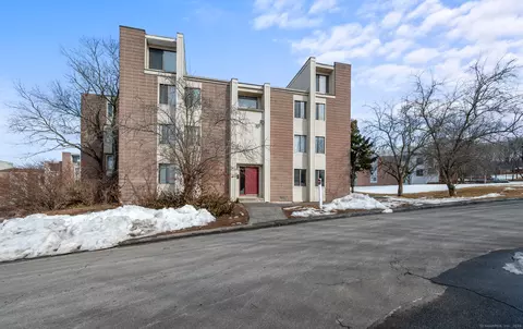 84 Burgundy Hill Ln #84, Middletown, CT 06457
