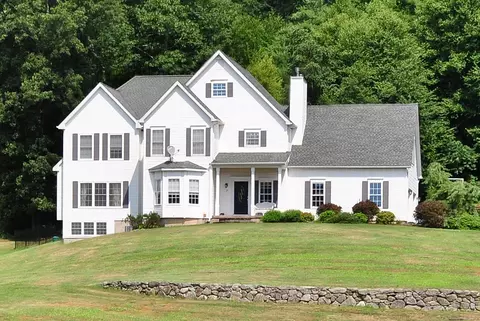 17 Candlewood Ln, Granby, CT 06035