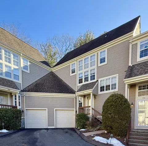 903 Foxboro Dr #903, Norwalk, CT 06851