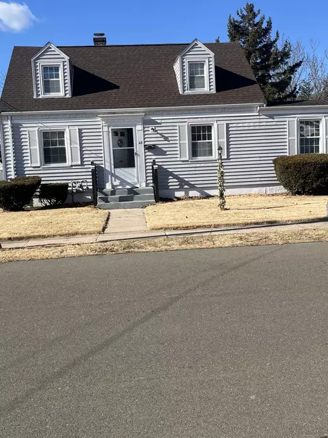 42 Dallas St, Hamden, CT 06514