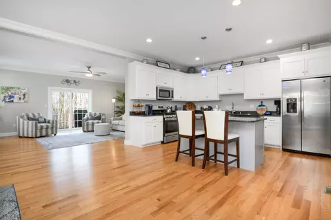 48 Brookview Cir #48, Bristol, CT 06010