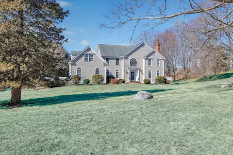 15 Grace View Dr, Easton, CT 06612