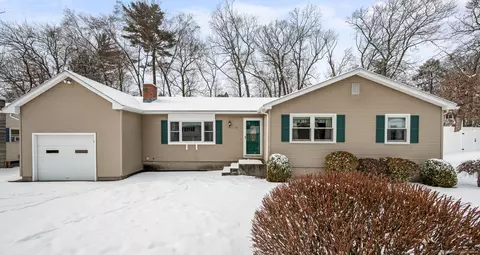 28 Chestnut Dr, Suffield, CT 06093