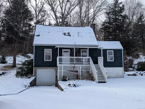 4 Laurel Glen Rd, Waterford, CT 06375