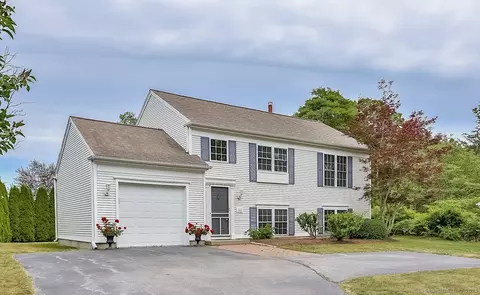 102 Noank Ledyard Rd, Mystic, CT 06355