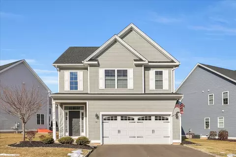 72 Lexington Gdns #72, North Haven, CT 06473
