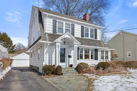 892 Stratfield Rd, Fairfield, CT 06825
