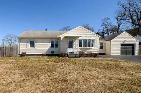 25 Canna Dr, East Haven, CT 06512