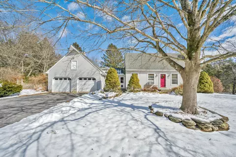 28 Clear View Dr, Mansfield, CT 06250