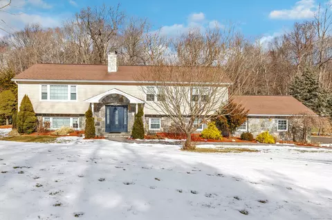 14 Timothy Ln, Shelton, CT 06484
