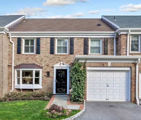 16 Georgetowne N #16, Greenwich, CT 06831